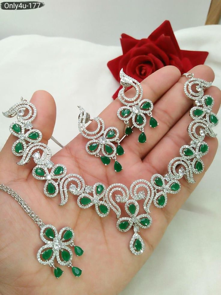 Drapes Designer Necklace Set