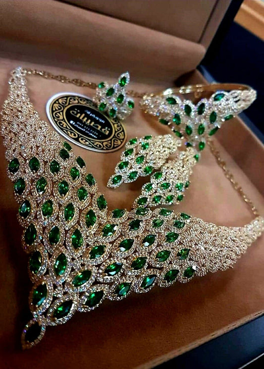 merican Diamond Green White stone Necklace set